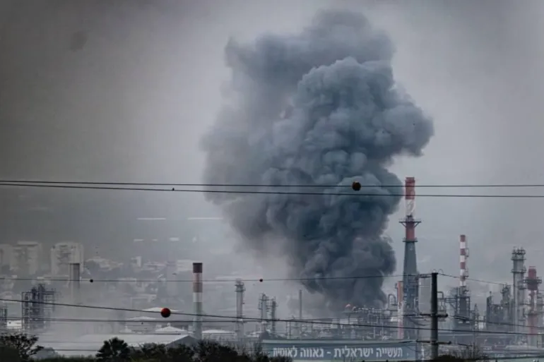 تصعيد صاروخي وتغييرات قيادية في إيران