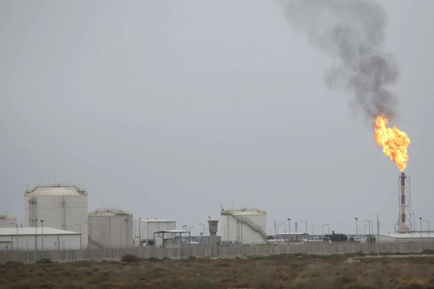 Massive Drop in Southern Iraq Oil Output Amid Export Bottlenecks