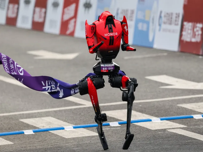 Chinese Humanoid Robots Complete Half-Marathon in Beijing in Unprecedented Real-World Test