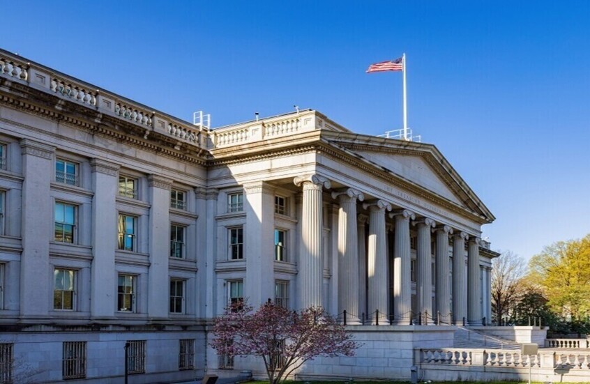 الخزانة الأمريكية تُوسع عقوباتها على شبكات تزويد إيران بالصواريخ والمسيّرات