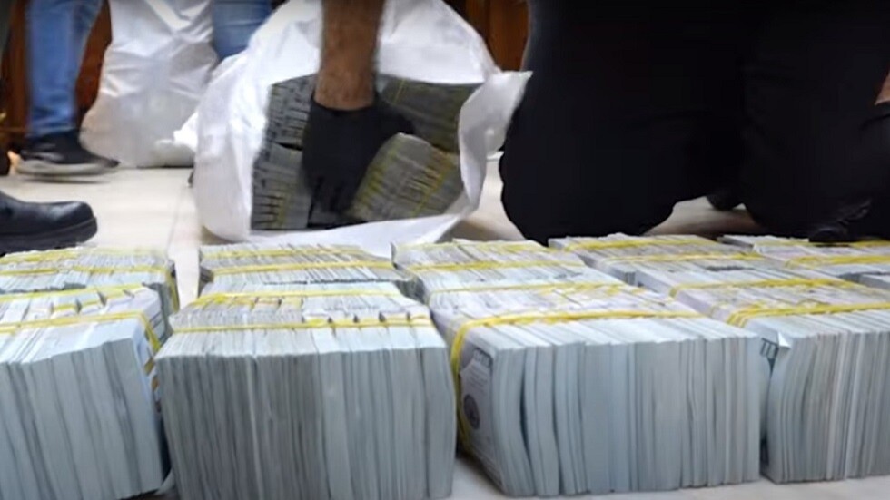 Security Forces Dismantle International Network Smuggling Hard Currency in Baghdad