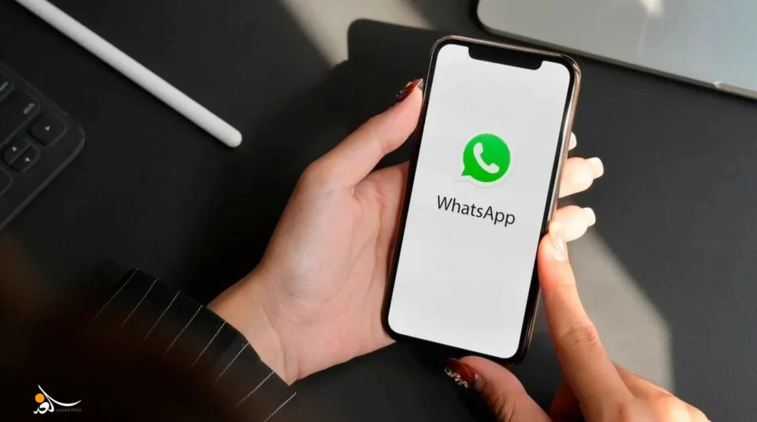 WhatsApp Tests Floating Chat Feature