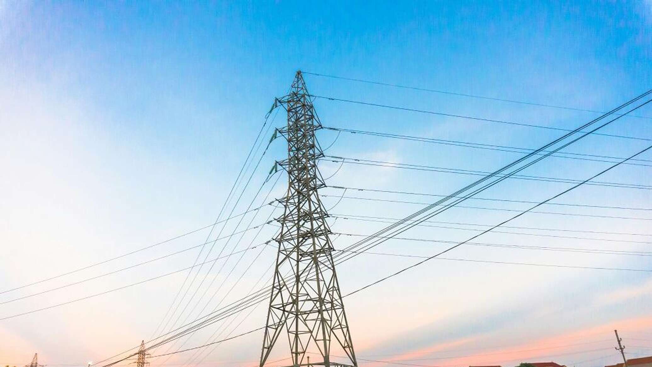 Iraq to Launch 1,250 MW Power Interconnection Lines with Neighboring Countries Before Summer