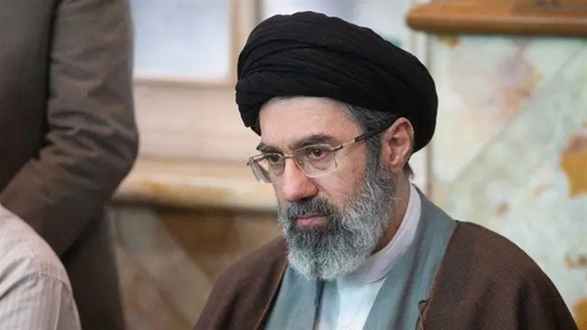 المرشد الإيراني: فصل جديد يتشكل في الخليج ومضيق هرمز