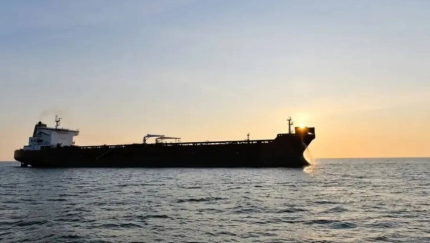 Cargo Ship Targeted by Unknown Projectile Near Qatari Coasts