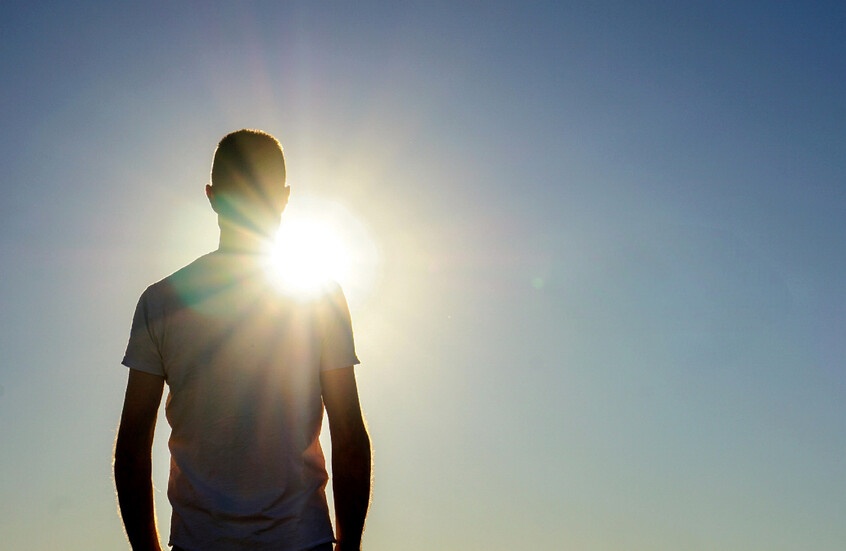 Scientific Study: Sunlight Affects Skin's Biological Clock and Accelerates Aging