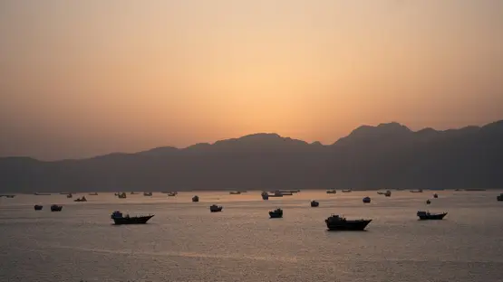 Paris Confirms Uncertainty Over Mines in Strait of Hormuz, Prepares for Clearance Operations