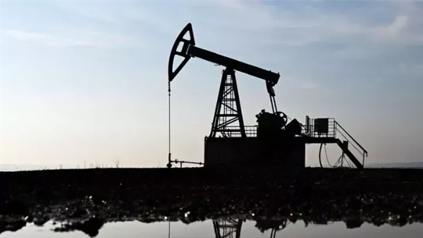Slight Decline in Iraqi Oil Prices in Tandem with a Drop in Global Market Indicators