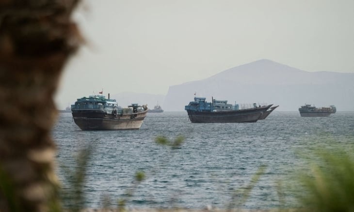 Royal Navy Mobilizes Forces to Secure Strait of Hormuz and Clear Naval Mines