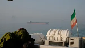 Tehran Announces Passage of Dozens of Ships Through Strait of Hormuz Amid Ongoing Military Tensions