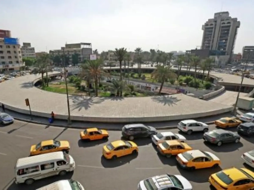 عودة الهدوء وانسيابية الحركة المرورية إلى ساحة التحرير بعد انسحاب المتظاهرين