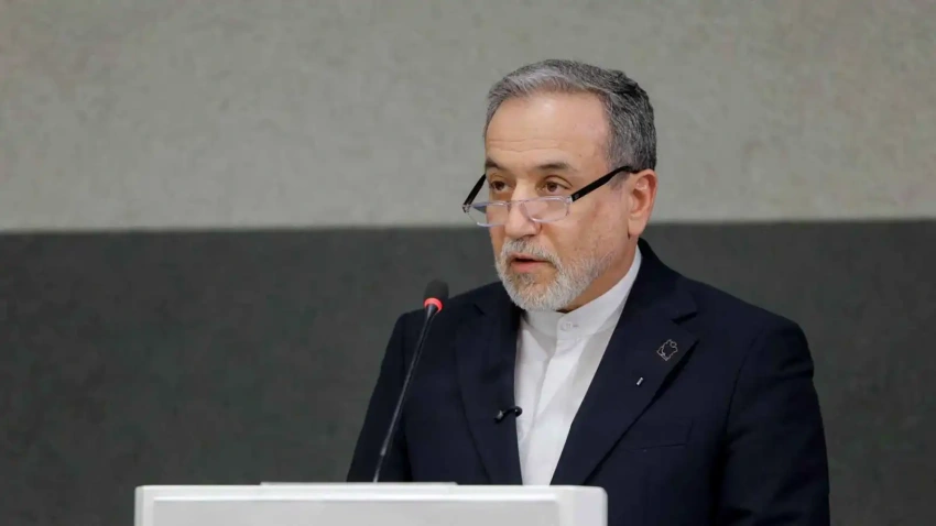 Araghchi: Commitment to Hezbollah Remains, Sovereignty Over Strait of Hormuz Unchanged
