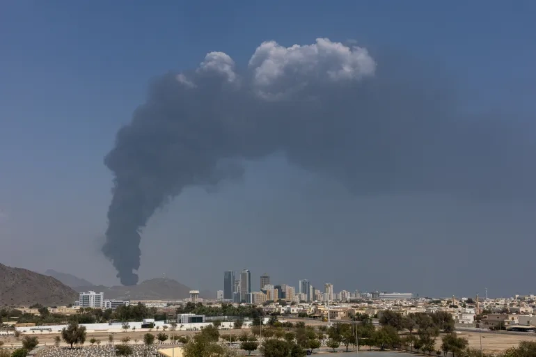 بريطانيا تعتبر الهجمات الإيرانية في الخليج تصعيداً خطيراً وتدعو لحماية الملاحة