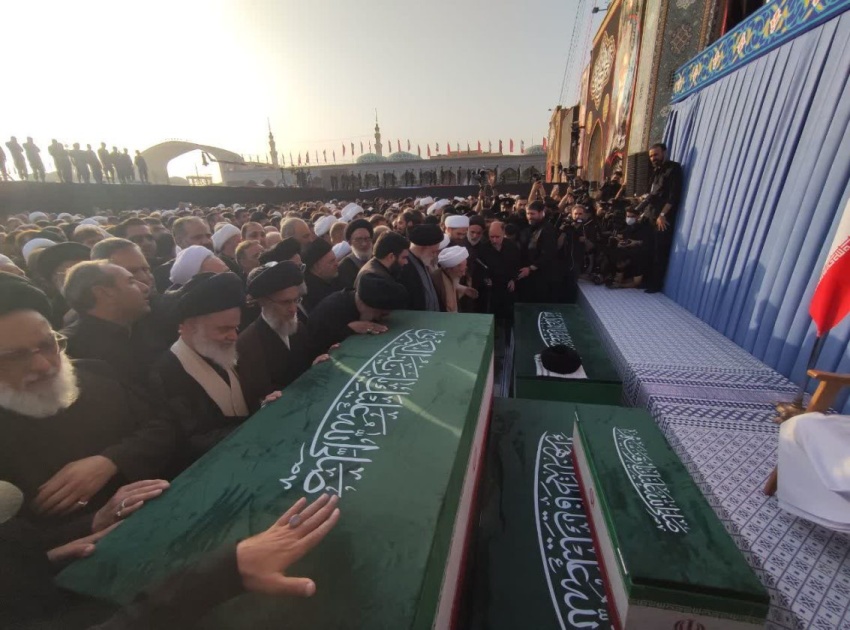 المرشد الإيراني يوجه رسالة شكر وإشادة عقب مراسم التشييع الواسعة في العراق وإيران