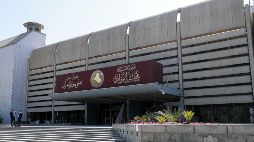 البرلمان العراقي يشرع في مناقشة قوانين دعم الأطباء والحقوقيين والإجازات الطويلة