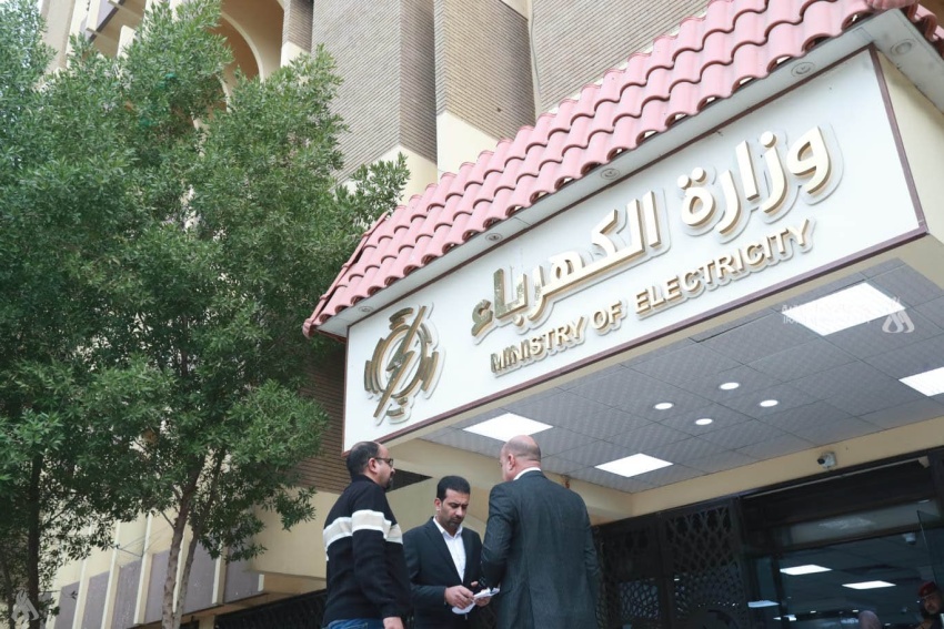 إجراءات رقابية واعتقالات تعيد رسم المشهد الإداري في قطاع الكهرباء
