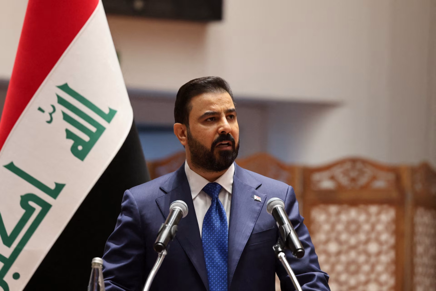 رئيس مجلس الوزراء يؤكد تأمين رواتب الموظفين ويعلن عن مسارات جديدة لتصدير النفط