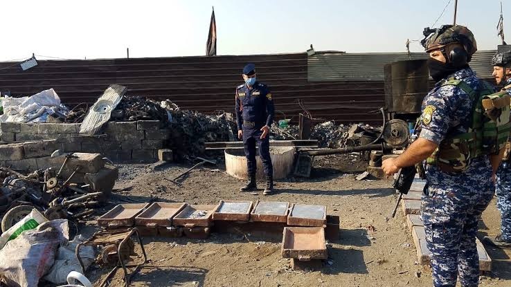 إزالة مواقع غير قانونية لصهر المعادن في العاصمة بغداد للحد من التلوث