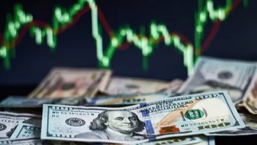 غرفة تجارة بغداد تحذر من تداعيات تعديل سعر الصرف وتطالب بمدى انتقالي للقطاع التجاري