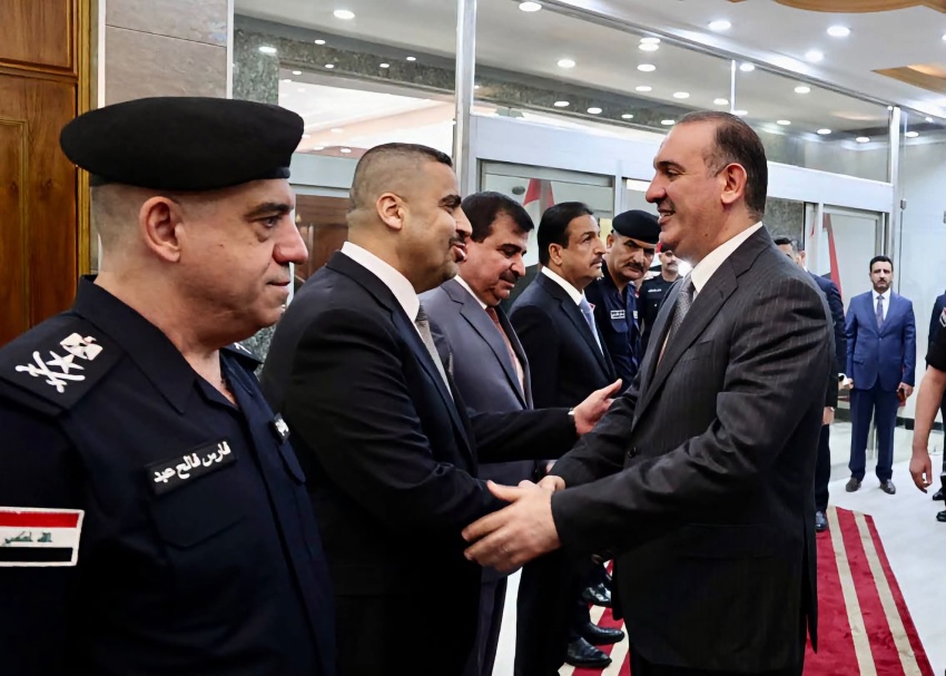 وزير الداخلية يشدد على التخطيط العلمي ومكافحة الفساد ومراجعة الرسوم الرسمية