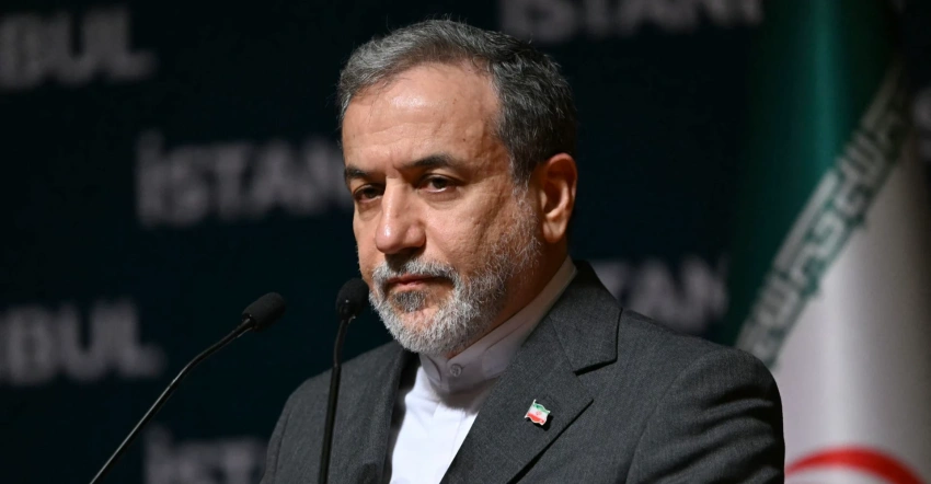 وزير الخارجية الإيراني يؤكد تغير الهيكل الأمني الإقليمي ومستقبل مضيق هرمز