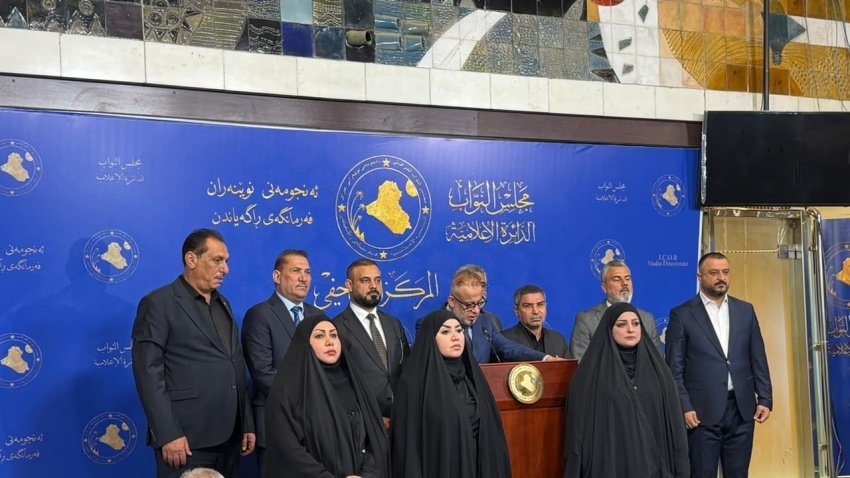 كتلة نيابية تطالب رئاسة البرلمان ببيان أسباب تأخر إرسال ومناقشة مشروع قانون هيئة الحشد الشعبي